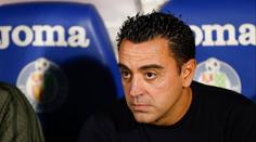 Loket jako z MMA, červenou viděl i Xavi. LaLiga je ostuda, stěžuje si kouč Barcy