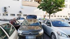 Pardubičtí strážníci "hacknuli" auto, které zablokovali ostatní řidiči