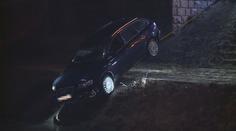 Po honičce skončilo auto v řece! Řidiče stále hledá policie