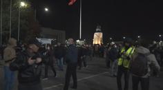 Protesty v Kyrgyzstánu. Demonstranti vtrhli do kanceláře prezidenta