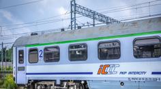 Horor v polském vlaku. Obří zpoždění, vedro i smrt pasažéra