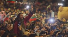 Bulharsko přechází na euro. Desetitisíce lidí protestují v ulicích
