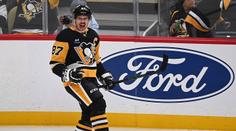 Crosby v třaskavém derby zářil. Vyrovnal historický rekord Lemieuxe