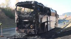 Hořel autobus, ve kterém byly i děti. Podařilo se jej uhasit