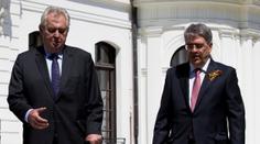 Zeman si zve Rusy na kobereček, ocenění okupantů odmítli poslanci