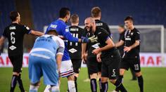 Slavil s nahým zadkem! Po gólu v nastavení přišel útočník o všechno