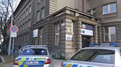 Žárlivec, který napadl ve škole těhotnou expřítelkyni, je ve vazbě