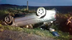 Opilý teprve 15letý řidič skončil v příkopě. V autě vezl o rok starší slečnu