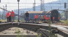 Na Brněnsku vykolejil rychlík z Prahy, cestující evakuovali hasiči!