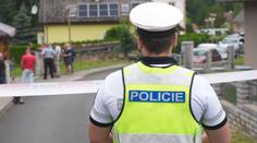 Dva zastřelení sousedé na Sokolovsku. U jednoho policie našla zbraň