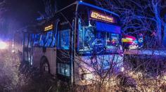 U Košic narazil autobus do stromu. Na místě je více zraněných