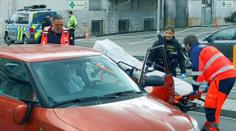 VIDEO: Řidič srazil pacientku před nemocnicí v Plzni, z místa ujel