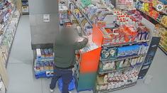 Policie už zná totožnost zloděje, který krade jen zubní pasty a hygienické potřeby