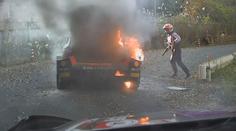 Japonskou rallye přerušil oheň. Hvězdě WRC shořelo auto na popel