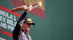 Fenomén Verstappen! Ze sedmé řady si dojel pro další výhru. Hamilton boural