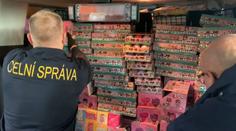 Prodejci se zasobí zbožím na Vánoce, celníci se zaměřili na padělky hraček