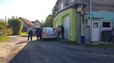 Při honičce řidič v silném autě policistům ujel! Zatčení neutekl
