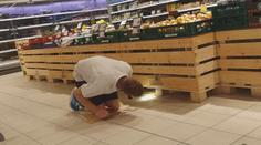 Poplach v supermarketu. Hledali tam exotického pavouka!