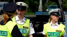 Hlídku v Krupce napadli útočníci, policistka skončila v nemocnici!