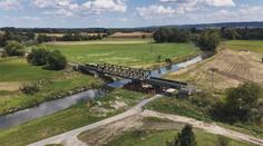 Oprava tratě mezi Opavou a Kravařemi pokračuje. Začne demolice tří mostů