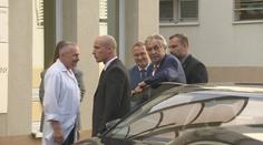 Prezident Miloš Zeman po dvou dnech opustil nemocnici