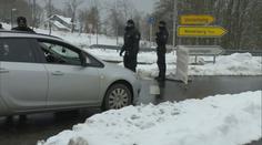 V Německu policie vyhání lidi ze svahu! Sjezdovky jsou plné lyžařů