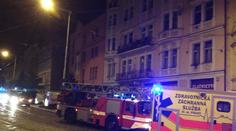 Stateční sousedé uhasili hořící paní, riskovali kvůli tomu život