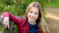 Princezna Charlotte slaví 9. narozeniny. Na fotce se podobá Dianě, tvrdí fanoušci