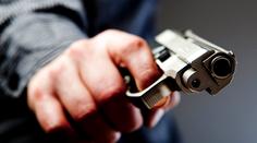 V budově soudu se zastřelil člen vězeňské služby. Šetří to policie