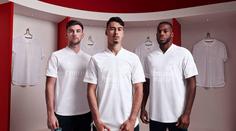 Arsenal oblékne speciální bílé dresy. Bojuje proti zločinu mladistvých