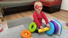 Dcerka záchranáře trpí vzácnou nemocí. Potřebuje pomoc, kterou pojišťovna nehradí