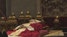 Pohřeb Benedikta XVI. se blíží. Za Česko se ho zúčastní premiér Fiala