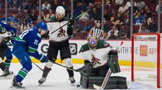 Zohorna si připsal první bod za Calgary, Vejmelka dostal čtyři góly od Canucks