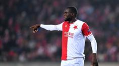 Ngadeu jedná s Fulhamem! Opora Slavie už odjela do Anglie