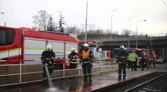 Jednoho muže v Praze srazila tramvaj, dalšího vlak. Oba na místě zemřeli