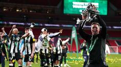 Newcastle má po 70 letech velkou trofej. Ve finále Carabao Cupu přehrál Liverpool