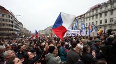 1800 odborářů stávkuje za vyšší platy. Berou přitom 40 tisíc