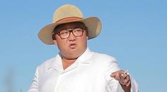 Kim si potrpí na luxusní cigarety. Běžný člověk by na krabičku dřel rok