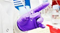 Muž z Londýna se zbavil viru HIV! Vědci jsou o krok blíž léku
