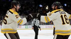 Zacha se prosadil potřetí v řadě, gól dal i Kubalík. Canucks dali deset branek