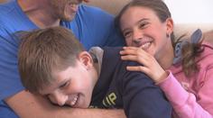 Vítek (11) je nevidomý a rád by jel na speciální pobyt. Pomáhá mu Patron dětí