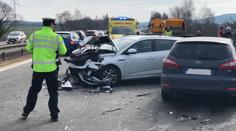Dálnici D1 ucpala nehoda tří aut! Tvořily se kilometrové kolony
