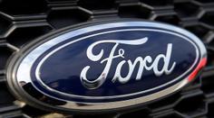 Ford v Evropě propouští tisíce lidí. Šéf ale vydělává stovky milionů