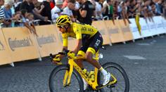 Vítěz Tour de France měl hrozivý pád, je na jednotce intenzivní péče