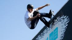 Legendární skateboardista oprášil prkno. Živým přenosem baví lidi