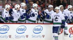 Češi v NHL: Vrbatův Vancouver porazil Carolinu s Nestrašilem