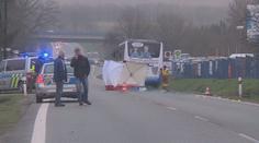 Muže přejela tři auta. Řidič kamionu ujel, dopadla ho policie