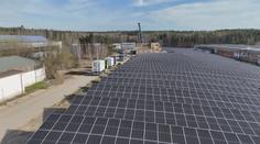 V Horní Bříze roste solární elektrárna. Nahradí obří továrnu na dlaždice