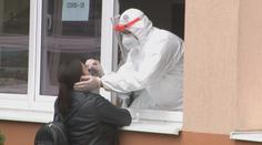 Slovensko pokračuje v testování, polský prezident je Covid pozitivní