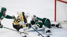 Pastrňák vypálil a oslavil třicátý gól! Mrázek zachránil Philadelphii